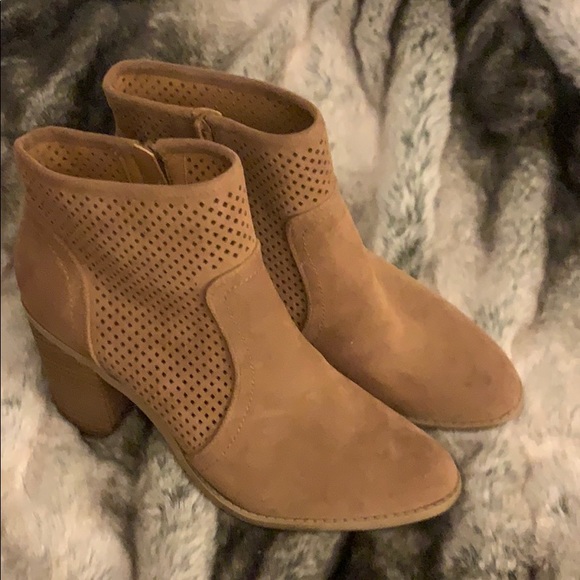 Universal Thread Brown Booties - Picture 3 of 5